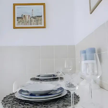 The Stone Alley Retreat Apartment