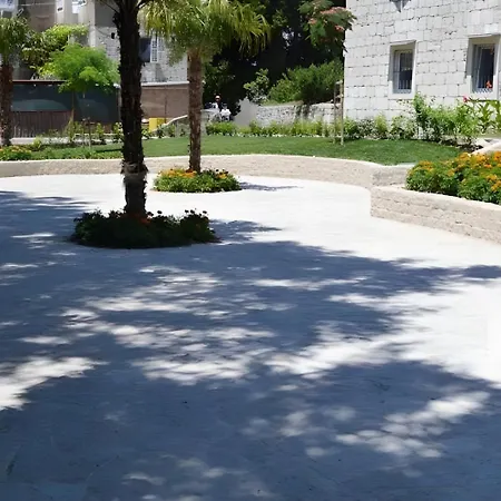 The Stone Alley Retreat *