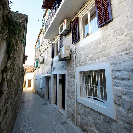 The Stone Alley Retreat شقة سبليت