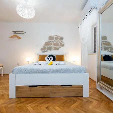 The Stone Alley Retreat
