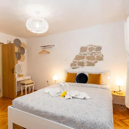 The Stone Alley Retreat