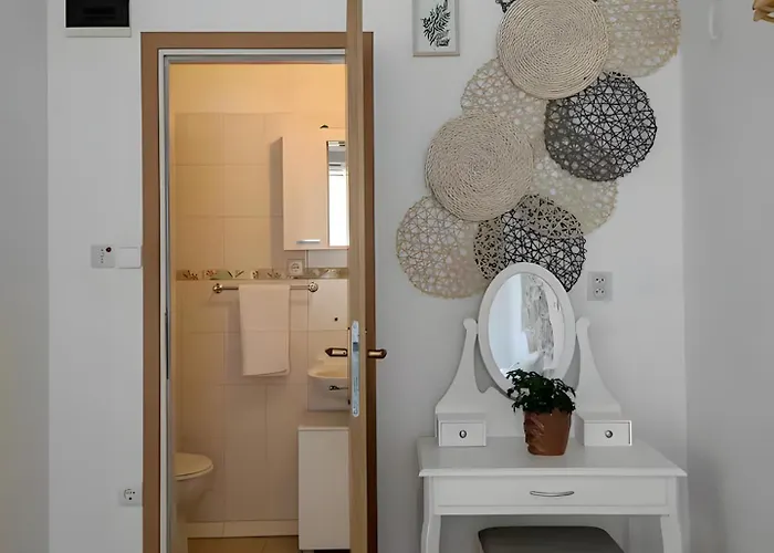 The Stone Alley Retreat Apartment *