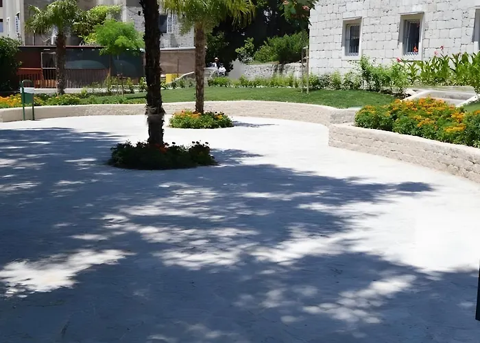 The Stone Alley Retreat *